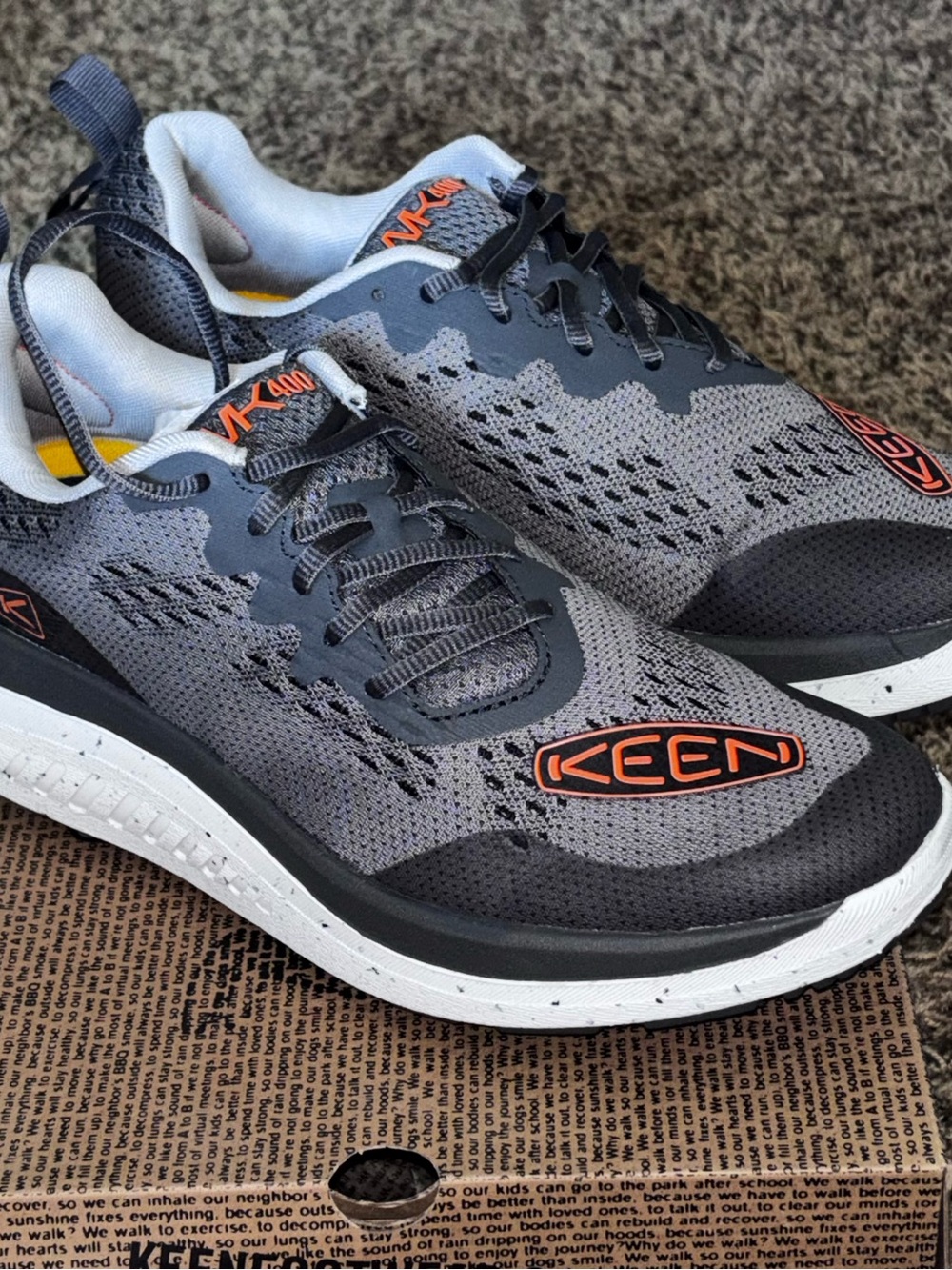 Keen WK400 Walking Shoes Sneakers Steel Grey/Scarlet Ibis Size Men's 9.5 1027470